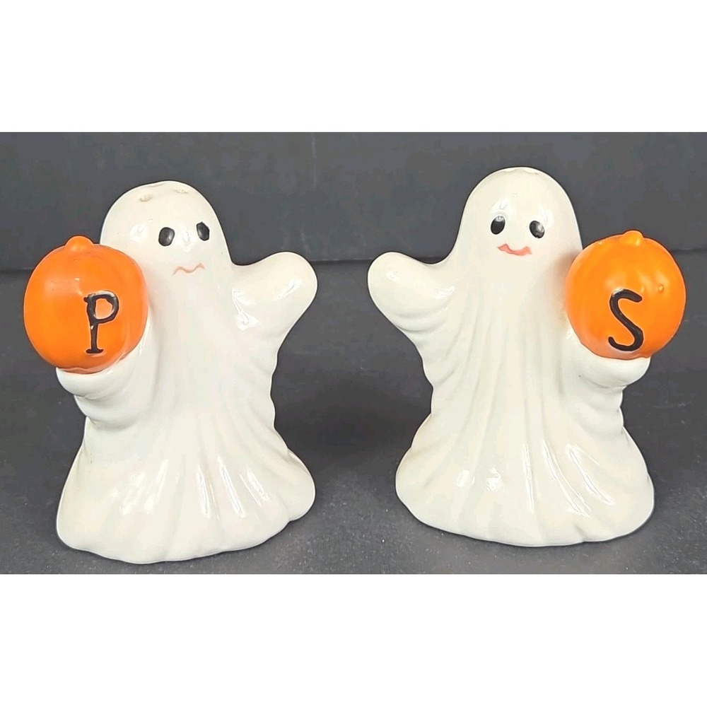 Vtg KingMay Halloween Ghost Ceramic Salt and Pepper Shaker Set Spooky Fall Decor